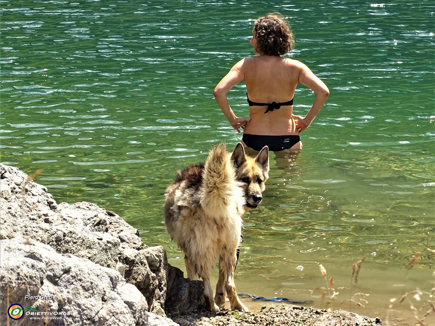 51 Un veloce baghetto nell'acqua fresca ....JPG